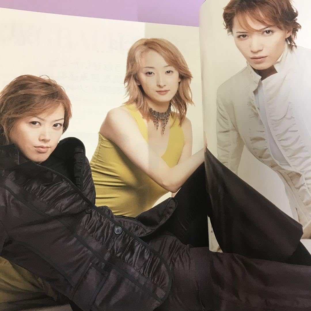 Amazon.co.jp: 宝塚グラフ2004年4月号 花總まり貴城けい大和悠河